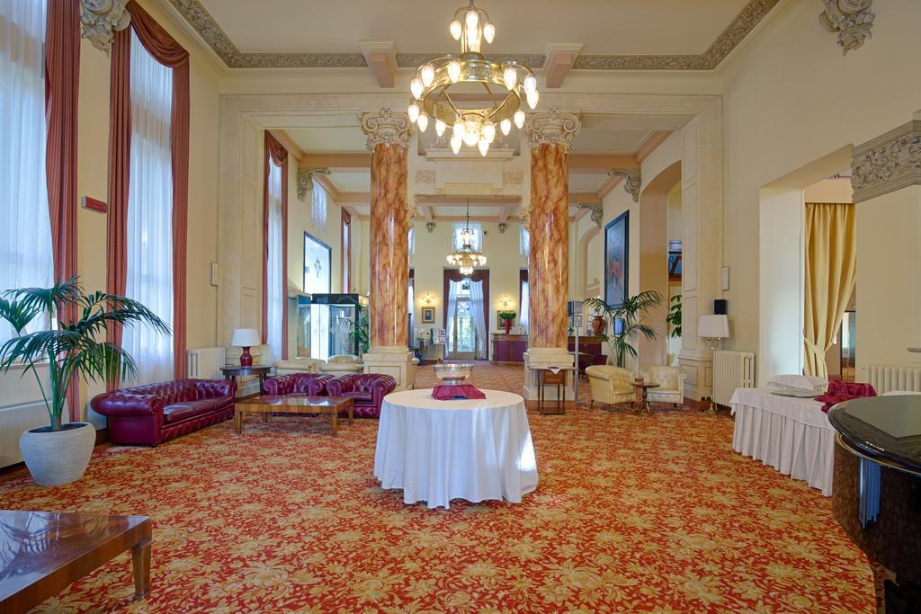 Palace Grand Hotel Варезе Экстерьер фото